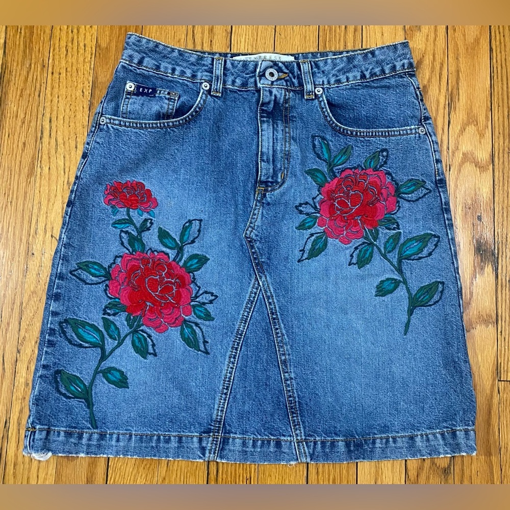 🌹Vintage Express Bleus: Floral, denim skirt